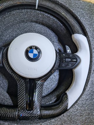 Volante BMW M Performance Carbono Branco