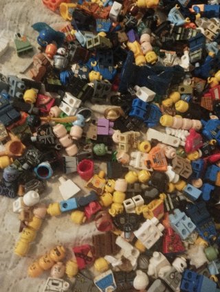 Gran lote de piezas de minifiguras LEGO