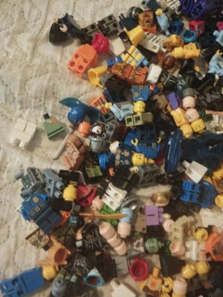 Gran lote de piezas de minifiguras LEGO