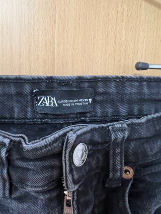 Pantalón tejano negro Zara flare