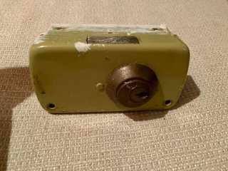 Cerradura lince de sobreponer 5056 C60 Derecha