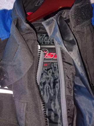 Chaqueta motera