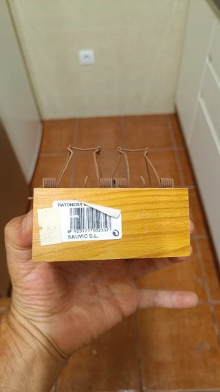 Ratoneras de madera (3 unidades)