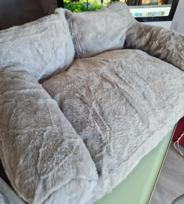 Cama/Sofá para Perros o Gatos Hollypet talla Small