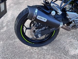 Kawasaki Z125 Naked Verde y Blanca
