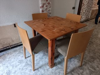 Mesa de comedor y 4 sillas