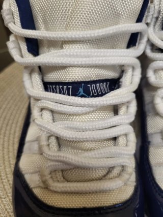 Zapatillas Jordan 11 Azul y Blanco