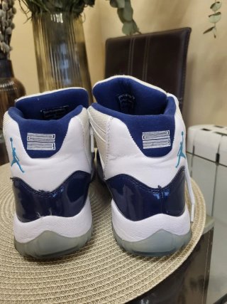 Zapatillas Jordan 11 Azul y Blanco
