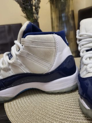 Zapatillas Jordan 11 Azul y Blanco