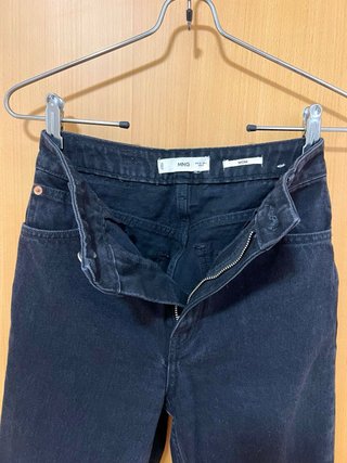 Pantalón tejano negro Zara