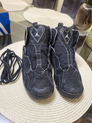 Zapatos Jordan Negro y Beige