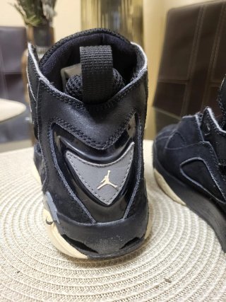 Zapatos Jordan Negro y Beige