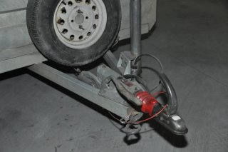 Remolque de carga 750kg con basculante hidráulico