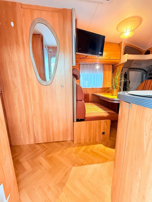 Autocaravana perfilada 5.90m