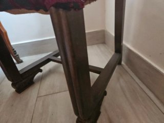 Silla de comedor tapizada en terciopelo