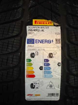 Pirelli Scorpion Winter 255/40R21 102V XL