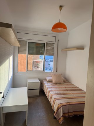 Se Alquila Habitación