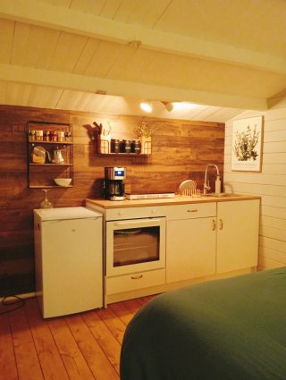 Cocina con Horno - Estructura de Cama y Colchón