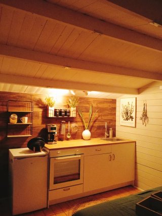 Cocina con Horno - Estructura de Cama y Colchón