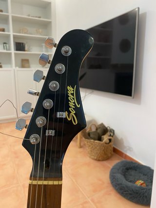 Guitarra Eléctrica Sonora Clásica + Accesorios