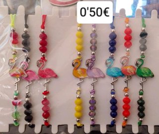 Pulseras con cruz dorada