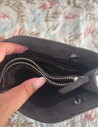 Bolso Zara negro/plateado con adornos