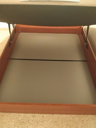 Base de cama canapé beige y marrón