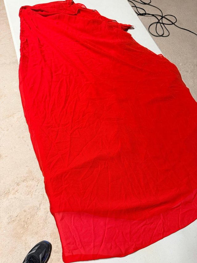 Vestido de noche rojo sin tirantes