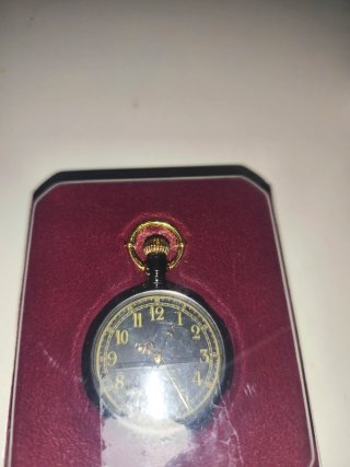Reloj de bolsillo negro