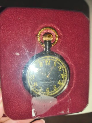 Reloj de bolsillo negro