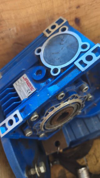 Motor reductor azul