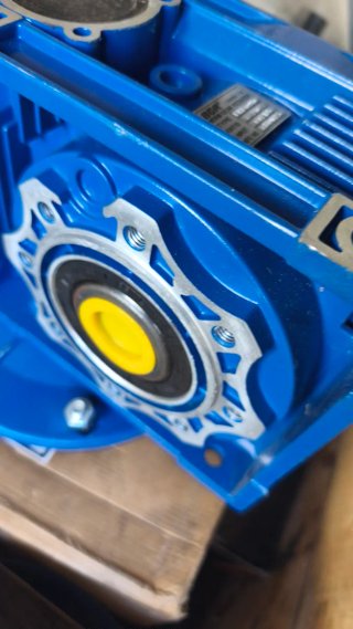 Motor reductor azul