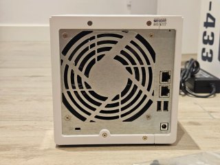 NAS QNAP TS-433 4GB