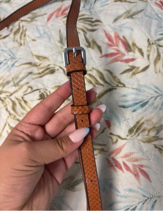 Bolso Parfois marrón piel serpiente y ante