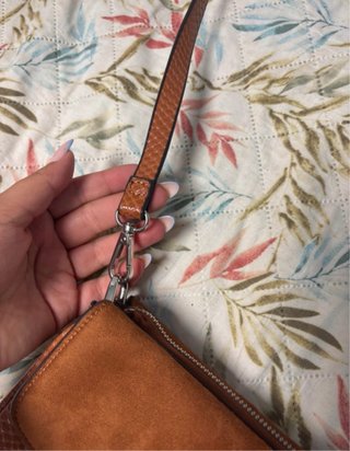 Bolso Parfois marrón piel serpiente y ante