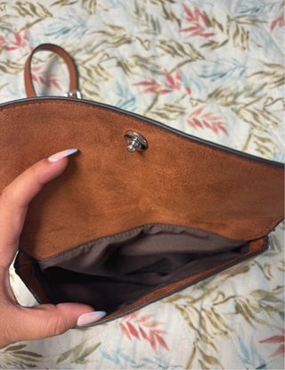 Bolso Parfois marrón piel serpiente y ante