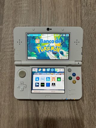 Nuovo Nintendo 3DS Edizione Xenoblade + Accessori