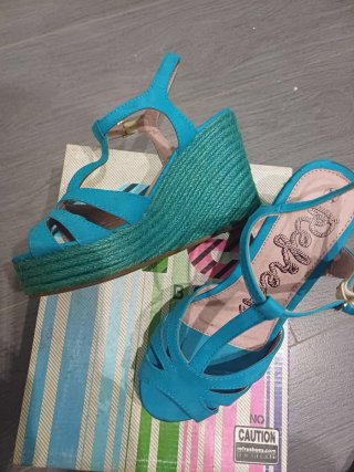 Cuña azul turquesa