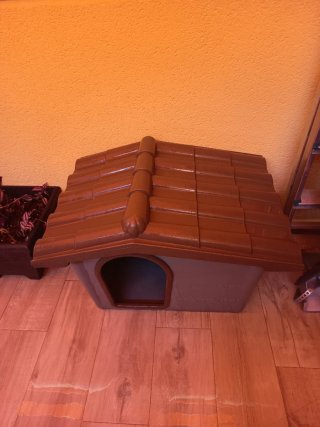 Caseta perro resina gris y marrón