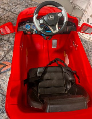 Coche eléctrico infantil Mercedes-Benz