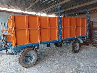 Remolque agrícola marca HERRERO