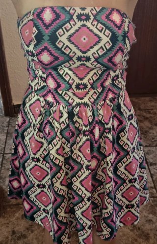 Vestido palabra de honor estampado geométrico