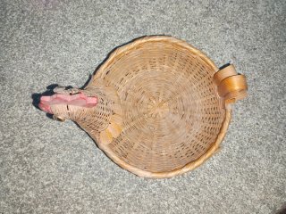 Cesta galinha artesanal em vime