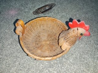 Cesta galinha artesanal em vime