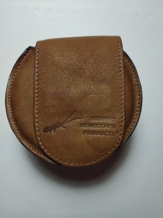 Funda carrete pesca Vivarelli de cuero.