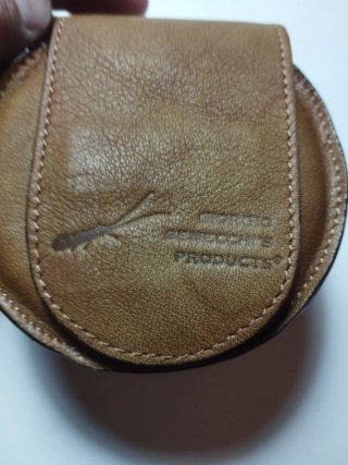 Funda carrete pesca Vivarelli de cuero.