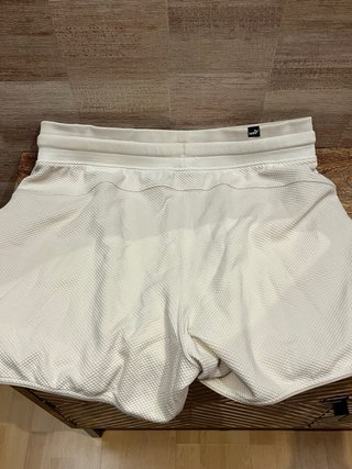Pantalón corto Puma beige nuevo