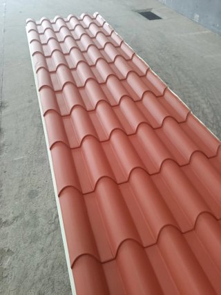 Panel sándwich imitación teja madera