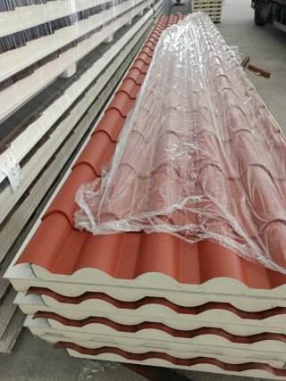 Panel sándwich imitación teja madera