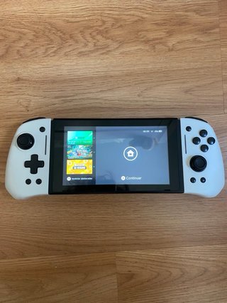 Nintendo Switch V2 + 13 Juegos + 3 Mandos + Extras